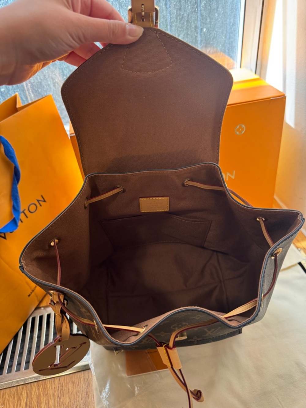Louis Vuitton Montsouris Backpack - 2022 NEVER! WORN! Grad gift, not my style - Picture 11 of 16